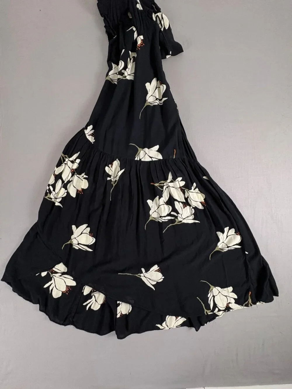 Free People She’s A Waterfall Floral Midi Dress Black Ivory Open Back Size 4 - Picture 4 of 9
